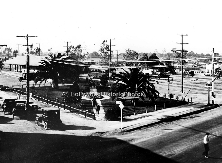 North Hollywood 1915 Lankershim and Chandler Blvd. Railway Station.jpg